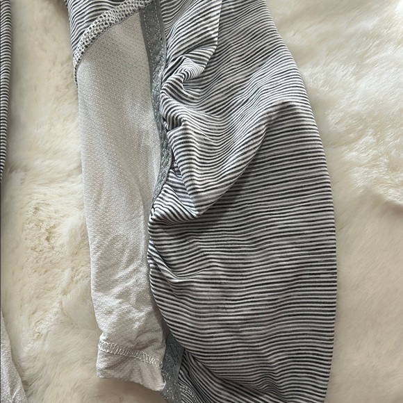 Lululemon Cropped Legging - Picture 4 of 7